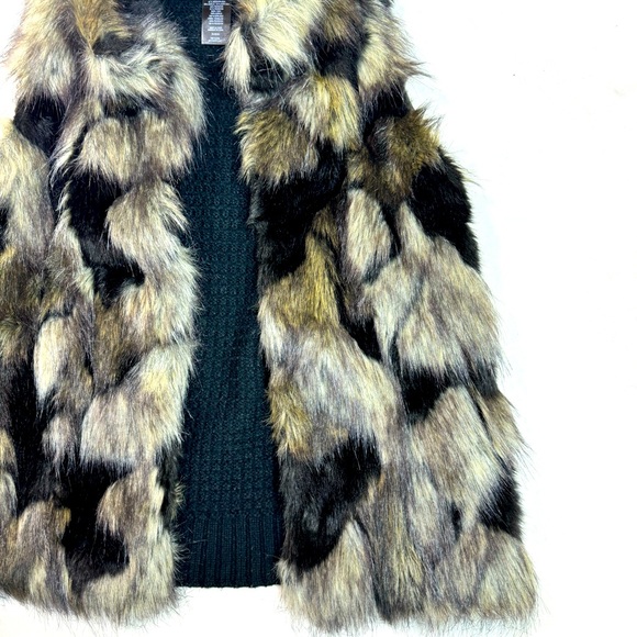 BNWOT INC Faux Fur Soft and Warm Vest Size Small - Picture 6 of 10